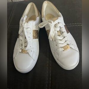 Michael Kors White & Gold Low-Top Leather Sneakers